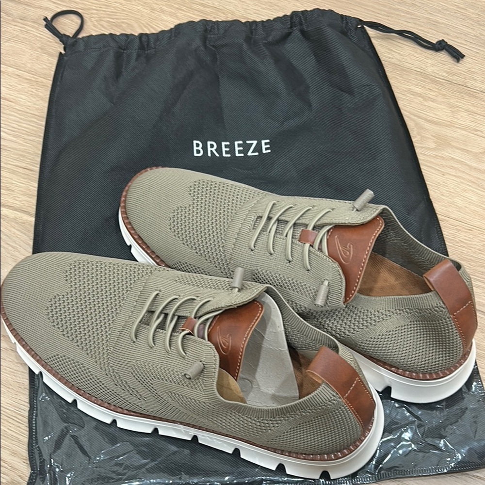 Men's Gray and Brown Sneakers